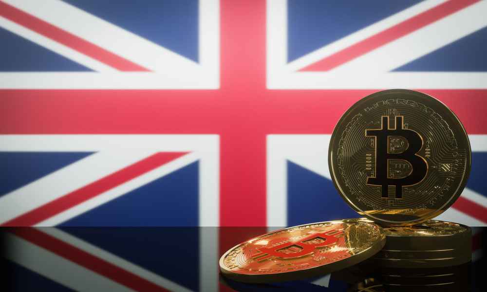 Bitcoin con sullo sfondo la bandiera britannica