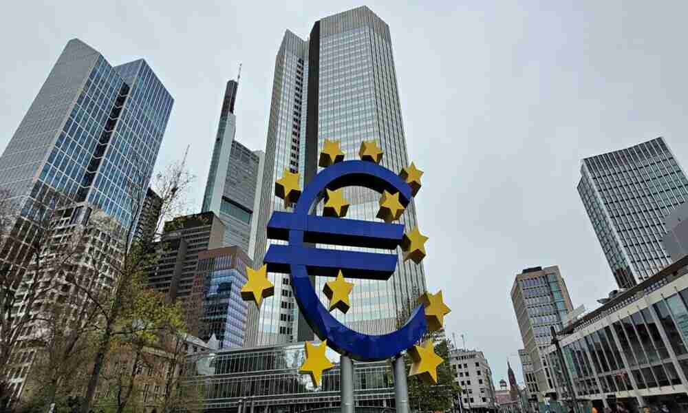 large-symbol-european-currency